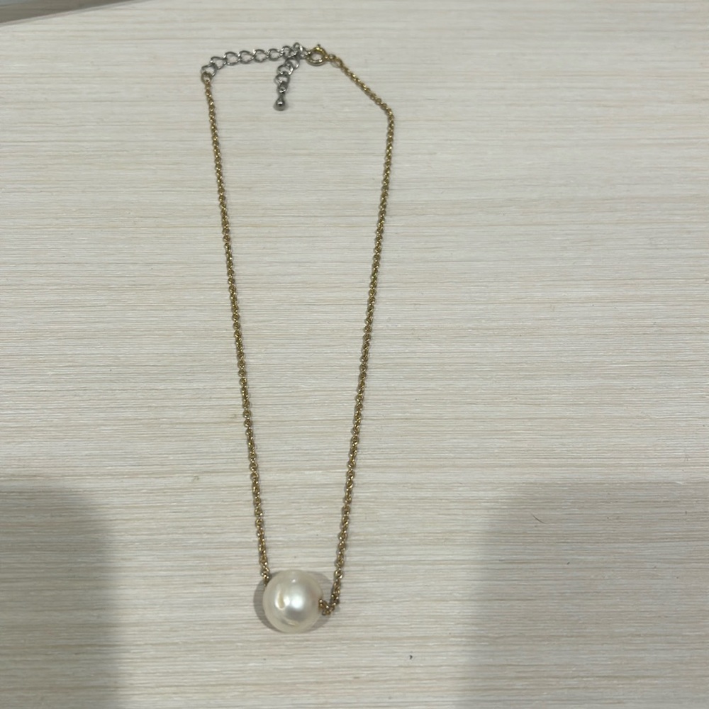 White Pearl Round Bead Gold Chain Necklace